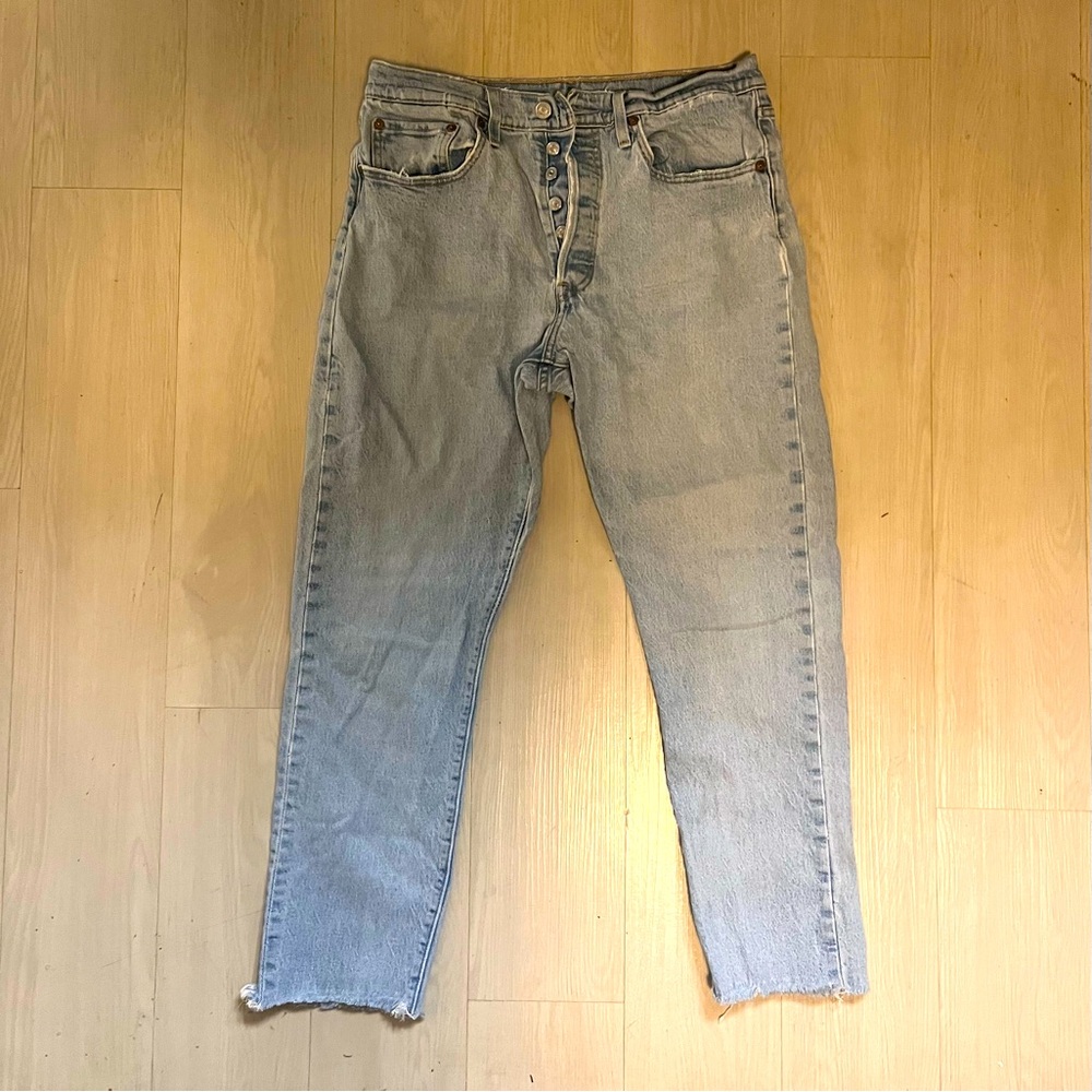 Women’s Levi 501 red tag size 31/28